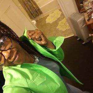 Meet your Posher, Shelly